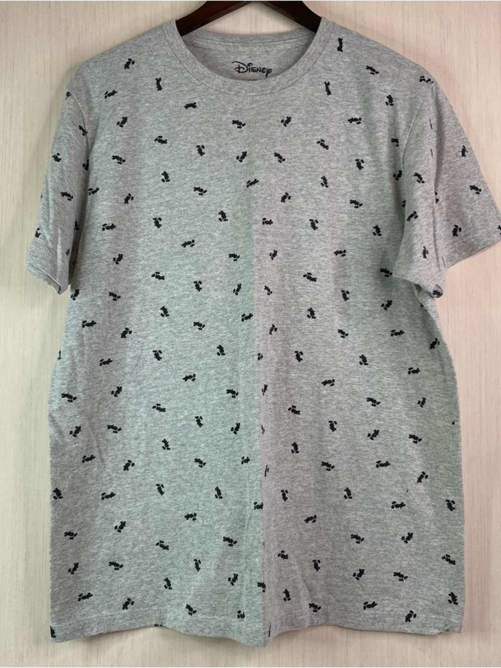 Disney Men’s Mickey Mouse Silhouette Grey Crewneck Shirt Sleeve T-Shirt Large